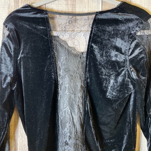 Allison NY Velvet Lace Long Sleeve V-Neck Peplum Dark Academia Blouse - Picture 9 of 10